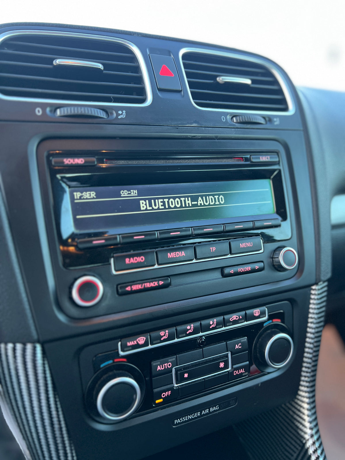 VOLKSWAGEN GOLF VI