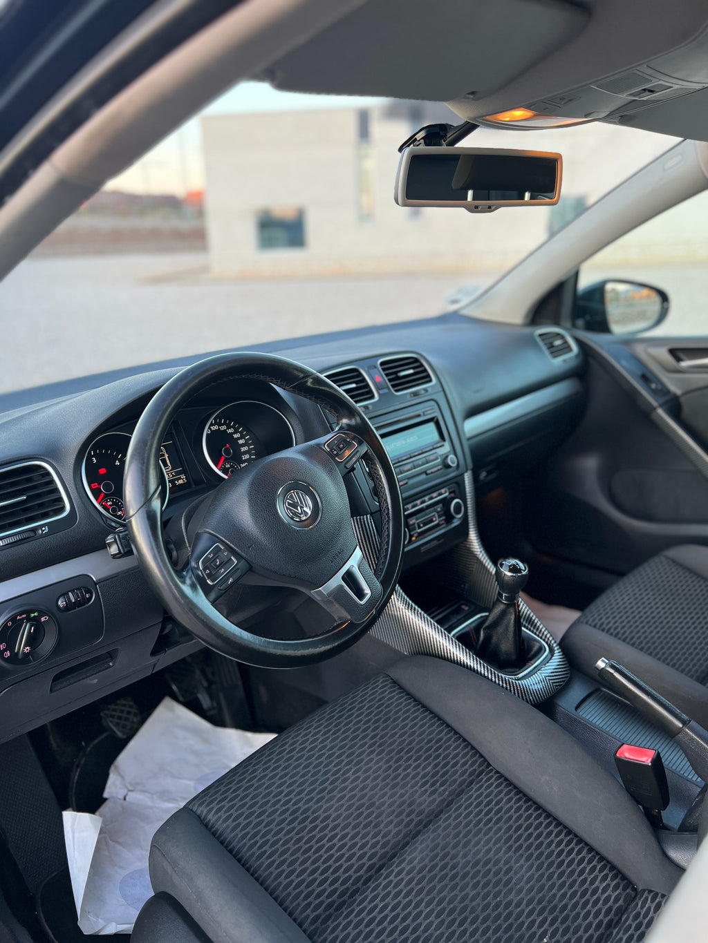 VOLKSWAGEN GOLF VI