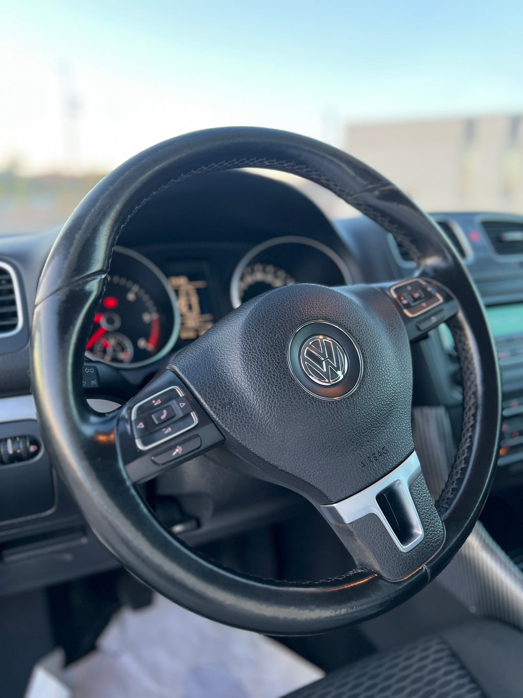 VOLKSWAGEN GOLF VI